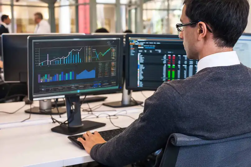 Student working in the Finance Lab