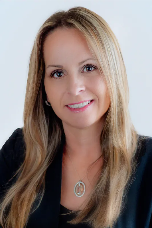 Julie McCarthy headshot